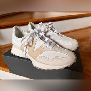 Women New Balance 327 shoes